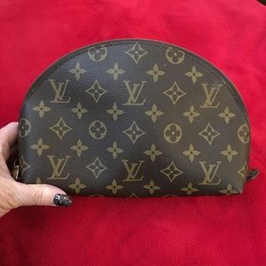 Louis Vuitton Monogram Demi Ronde Case GM